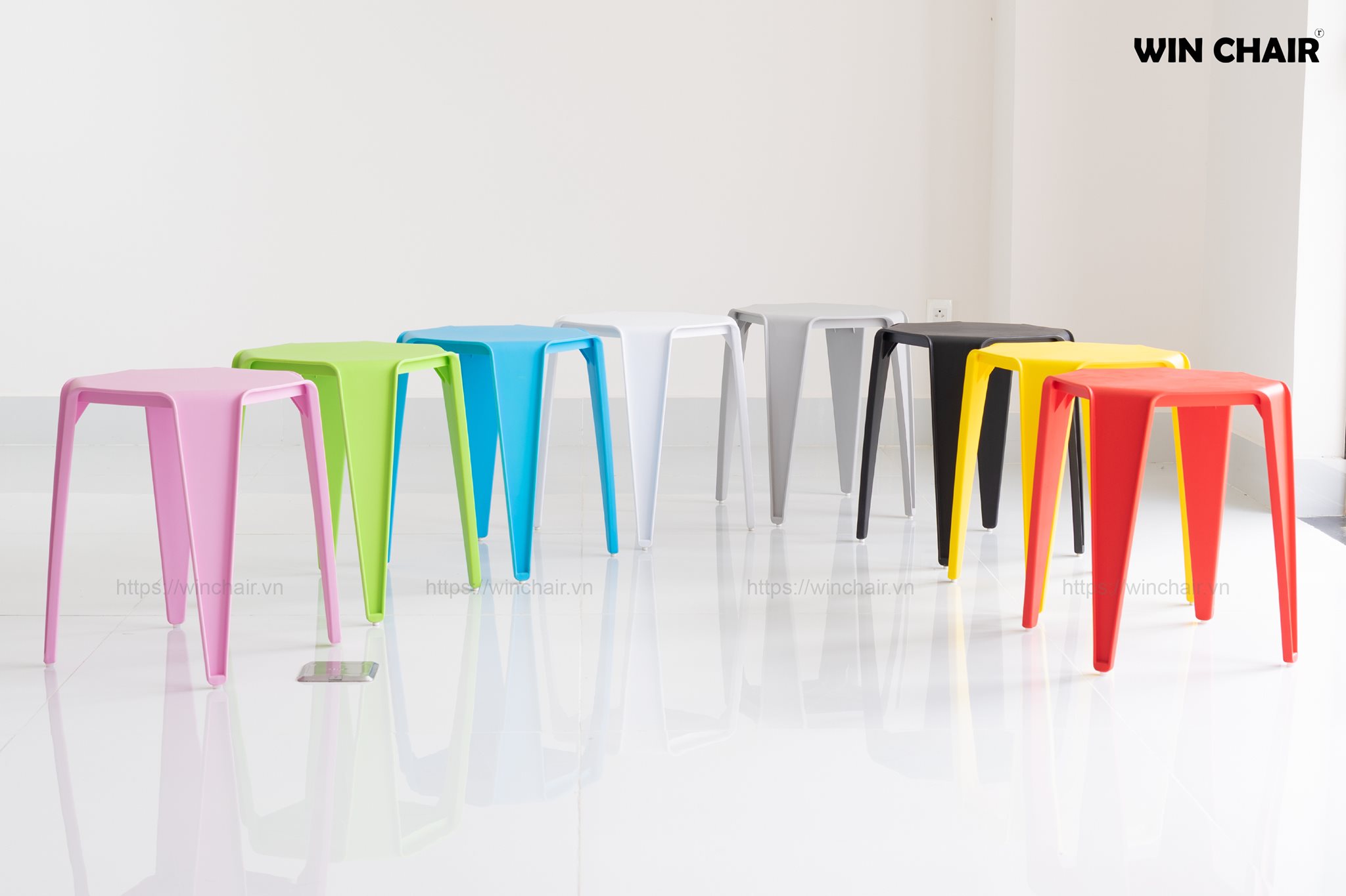 Ghế đôn nhựa đúc hiện đại WC135