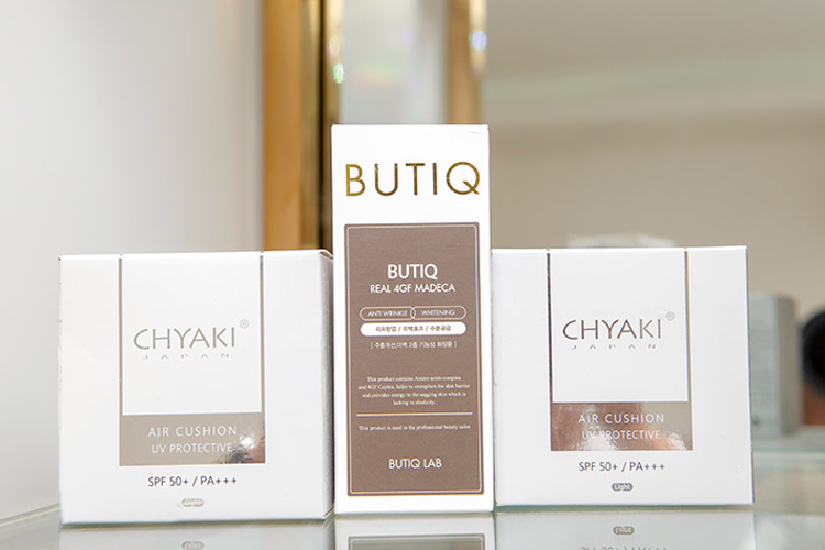 Liệu Trình 60 Phút Điều trị mụn chuyên sâu Tại Thẩm Mỹ Viện Văn Phượng