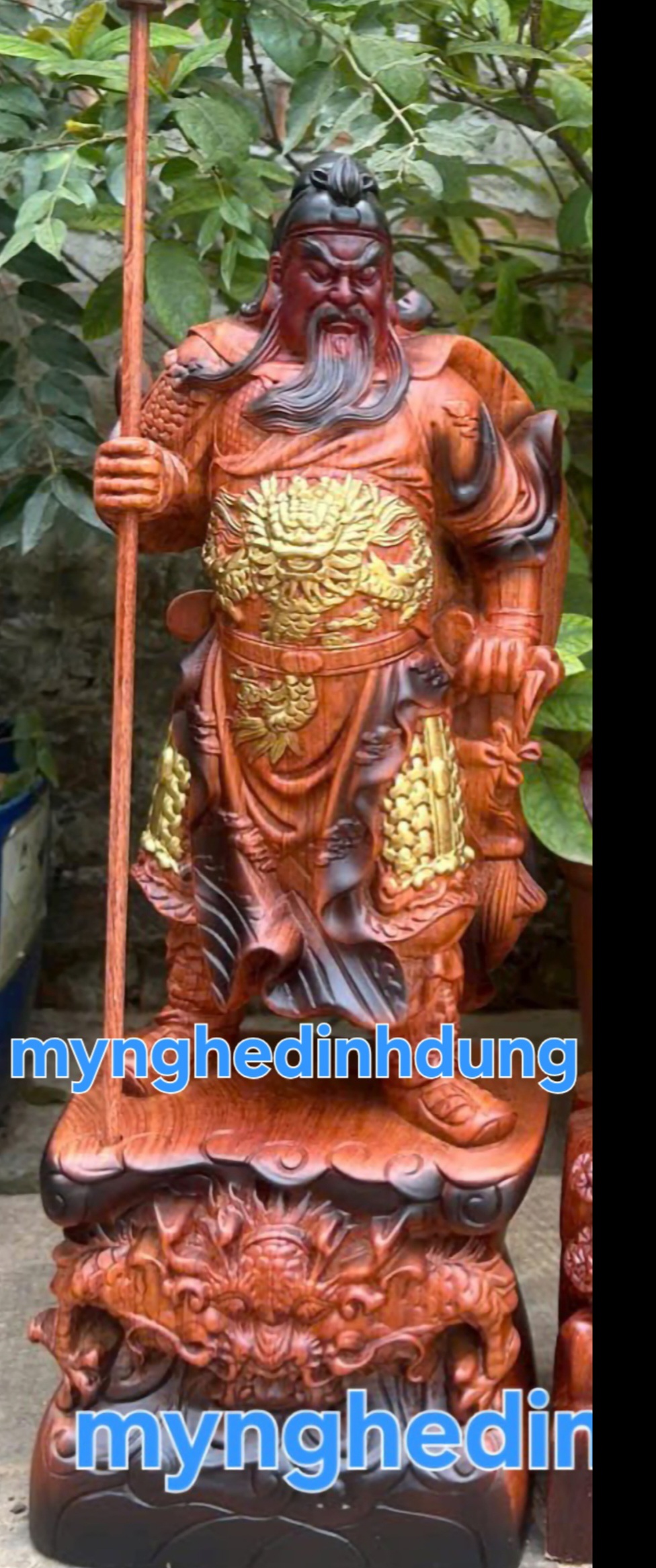 Tượng quan công cầm đao trấn ải bằng gỗ hương đa tô làm mầu giả cổ kt cao 60×25×15cm