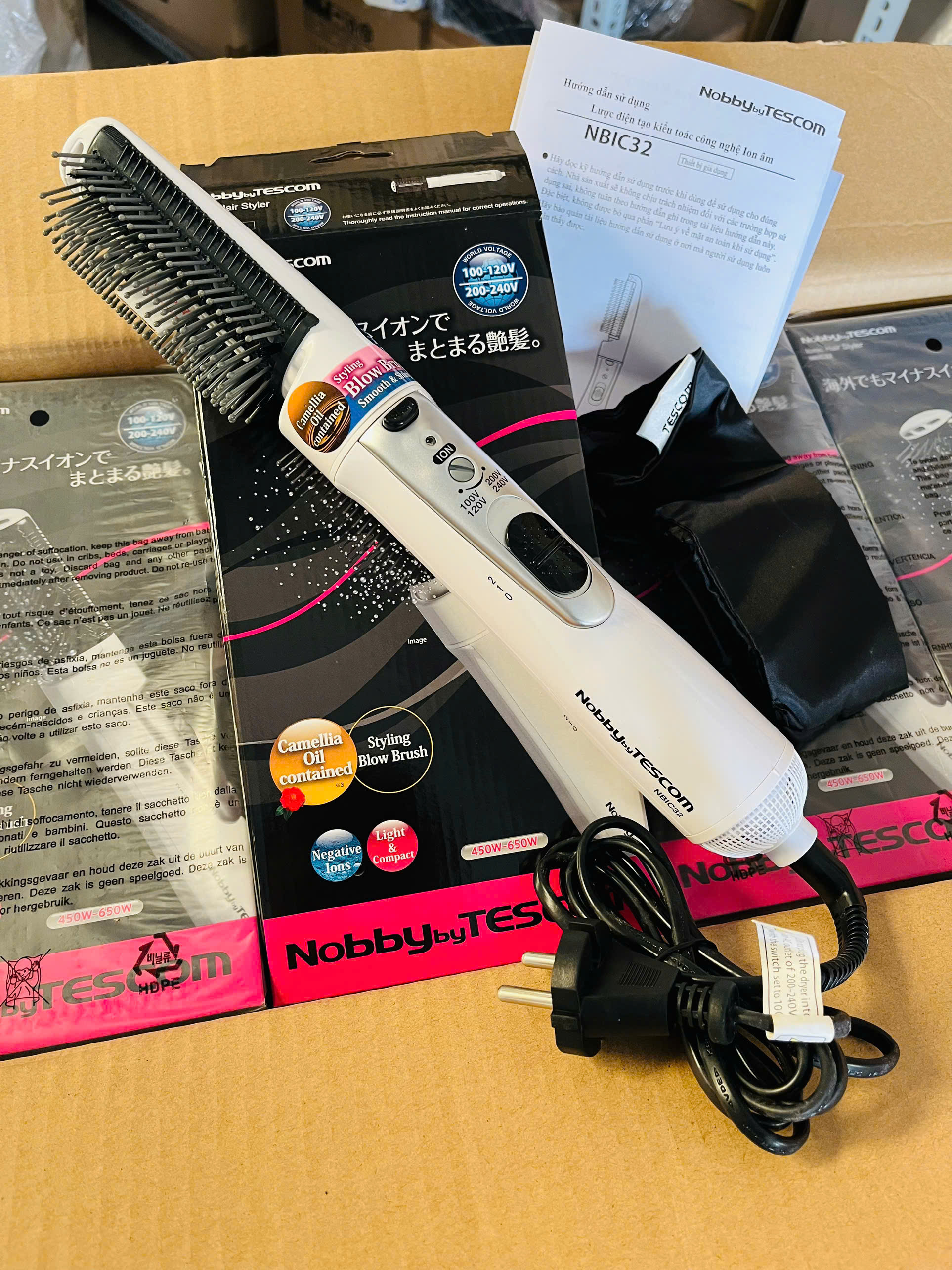 Máy Tạo Kiểu Tóc Bổ Sung Ion Âm Tescom NBIC32 (450W)