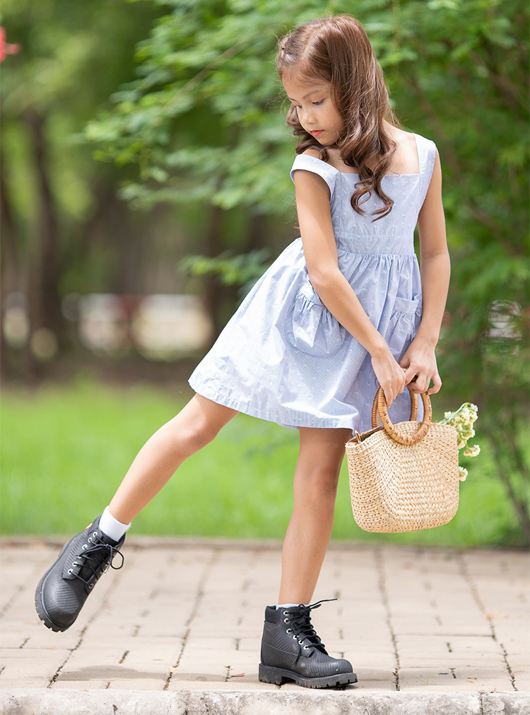 Đầm Bé Gái Yếm Caro Trắng Xanh KIKA GND-0010