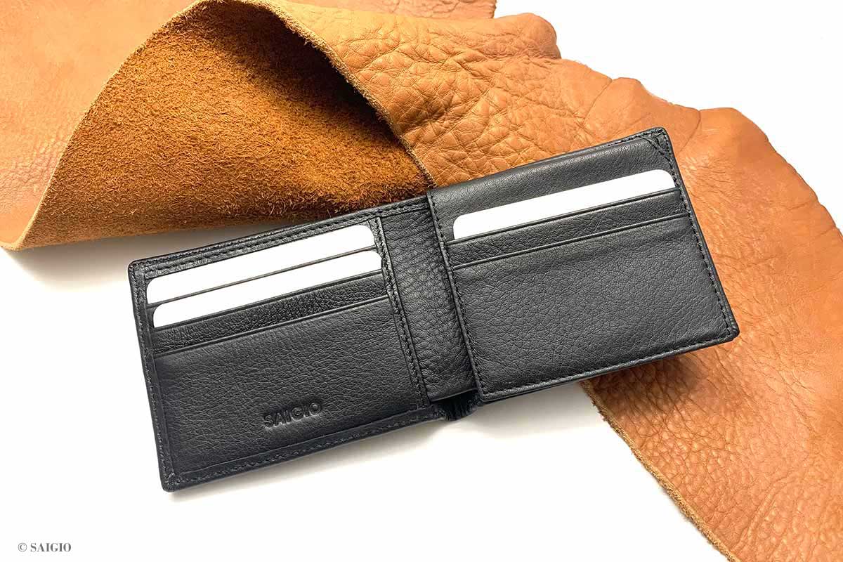 Ví Nam Mini Nhỏ Gọn, Da Bò Mềm Mại GENTLE, Thiết Kế Hiện Đại, Nhiều Ngăn Đựng Tiền và Thẻ Tiện Dụng, Dáng Ngang - Gập 2 - Hàng Chính Hãng SAIGIO
