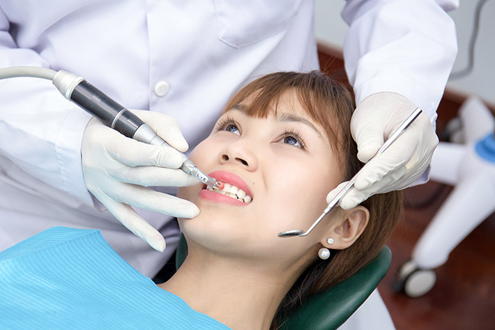 Bọc 1 răng mặt dán sứ Emax/Cercon HT tại Nha Khoa Gia Hân