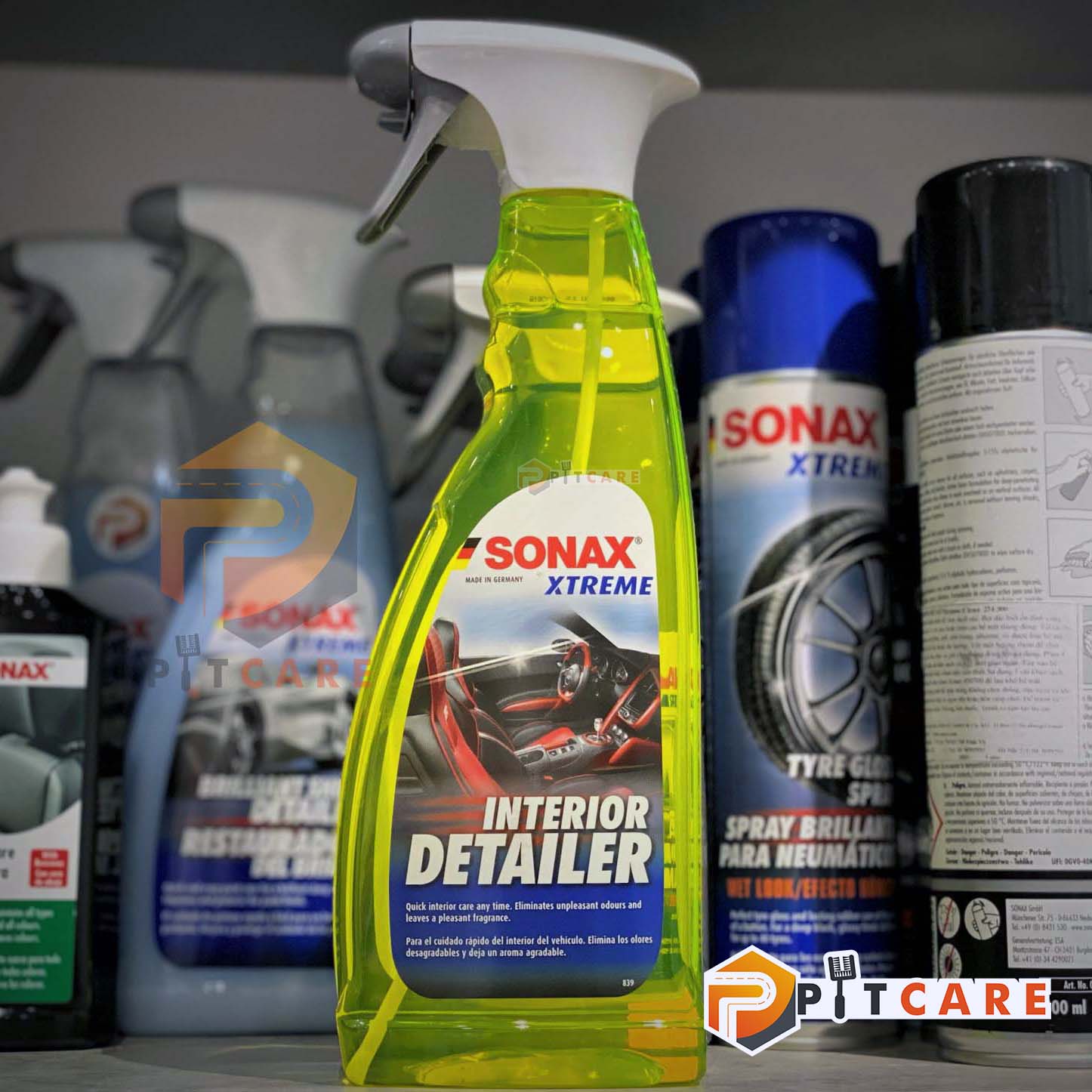 CHAI XỊT CHĂM SÓC NHỰA, DA, NỈ - NỘI THẤT ĐA NĂNG CÓ MÙI THƠM DỂ CHỊU SONAX XTREME INTERIOR DETAILER 220400 750ML