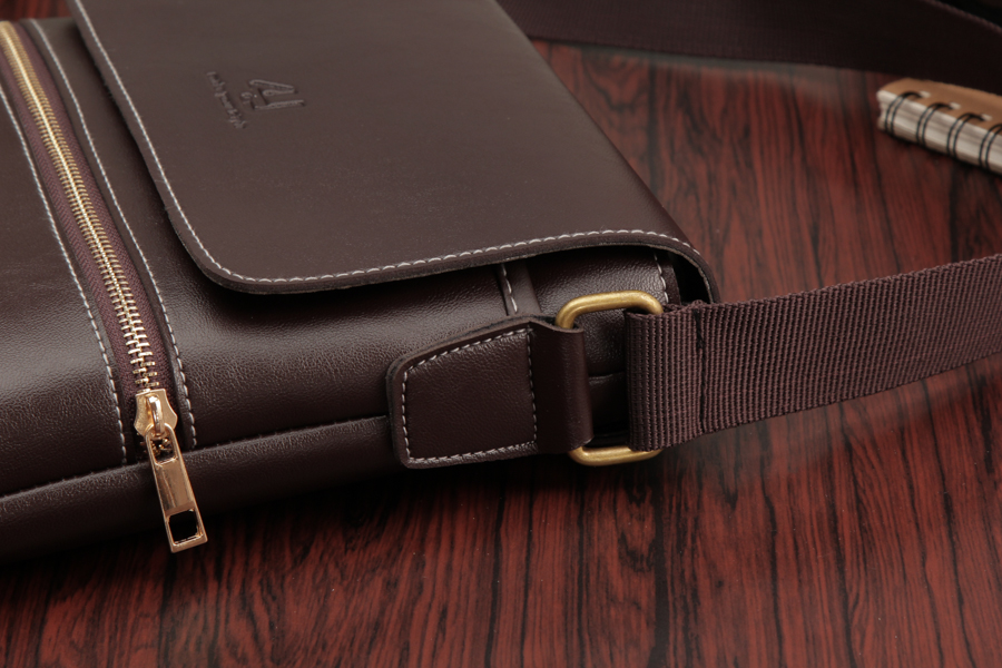 Túi Đeo Chéo Nam 4U D272N (28 x 24 cm) - Nâu