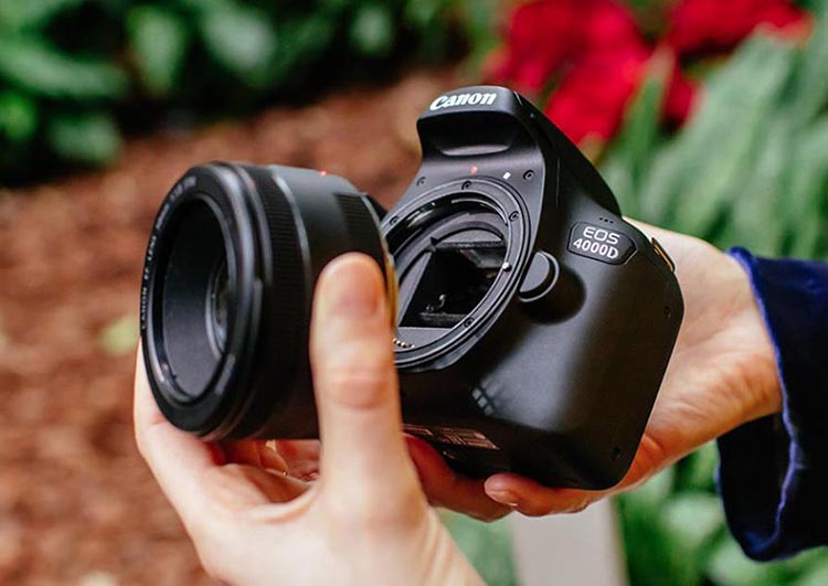 Máy Ảnh Canon EOS 4000D + Lens EF-S 18 - 55mm III (Hàng nhập khẩu chính hãng)