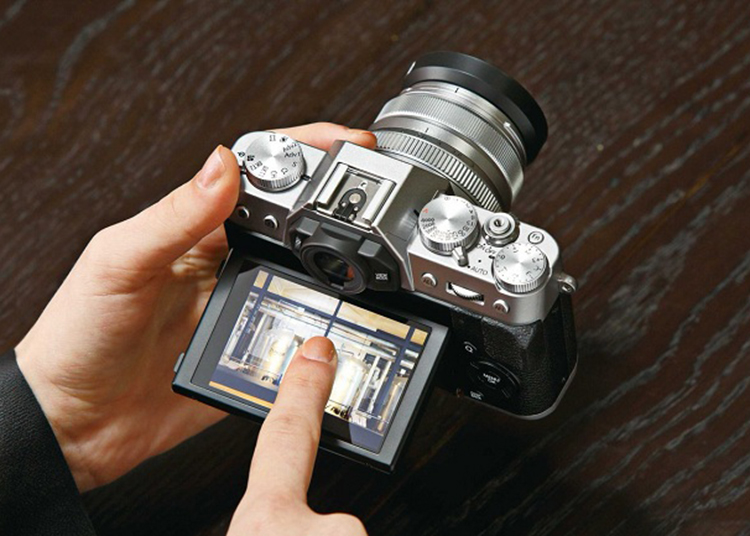 Máy Ảnh Fujifilm X-T20 kit XF18-55mm f2.8-4 + Tặng Thẻ Nhớ Sandisk 16GB Tốc Độ 48Mb/s Và Túi Đựng Máy Ảnh Fujifilm