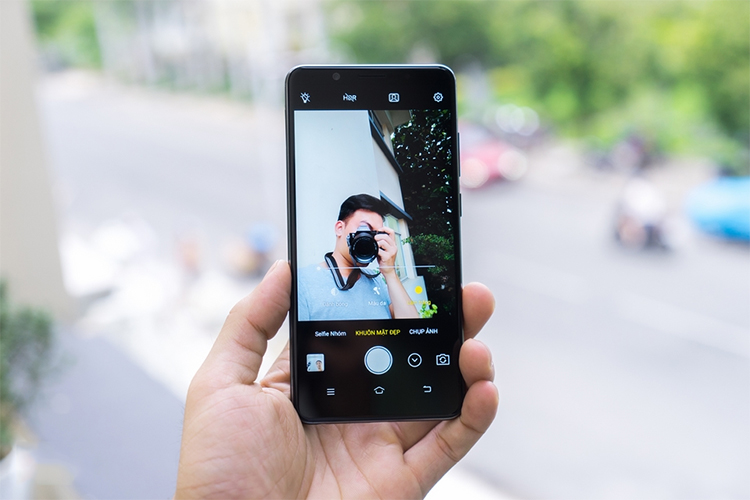 Điện Thoại Vivo V7 Plus - Hàng Chính Hãng