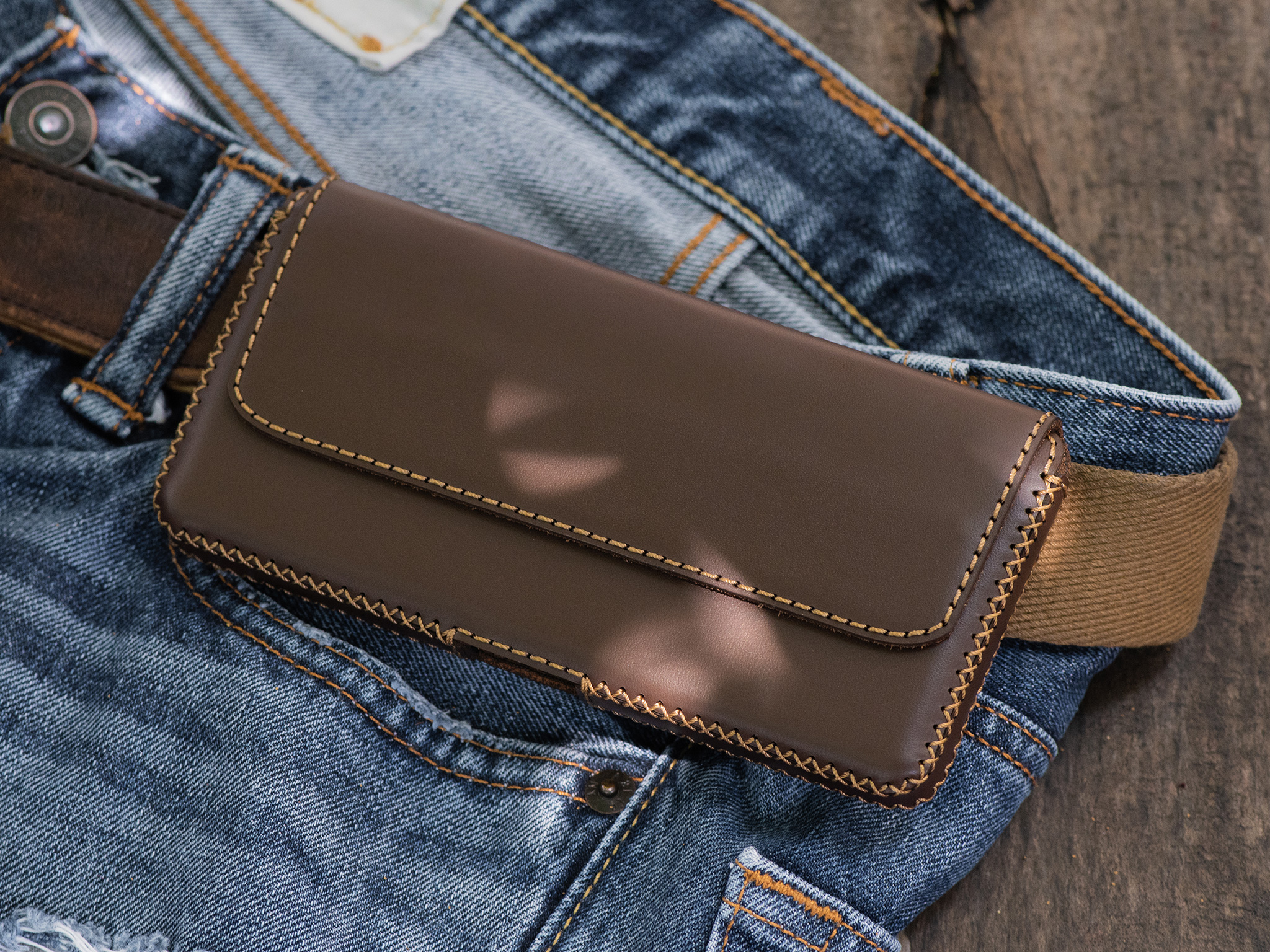 BAO DA ĐEO LƯNG IPHONE 11 PRO - CHÍNH HÃNG KHACTEN.COM