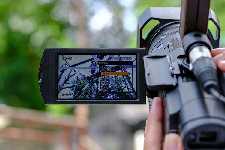 Máy Quay Phim Sony 4K HDR FDR-AX700 - Hàng Nhập Khẩu