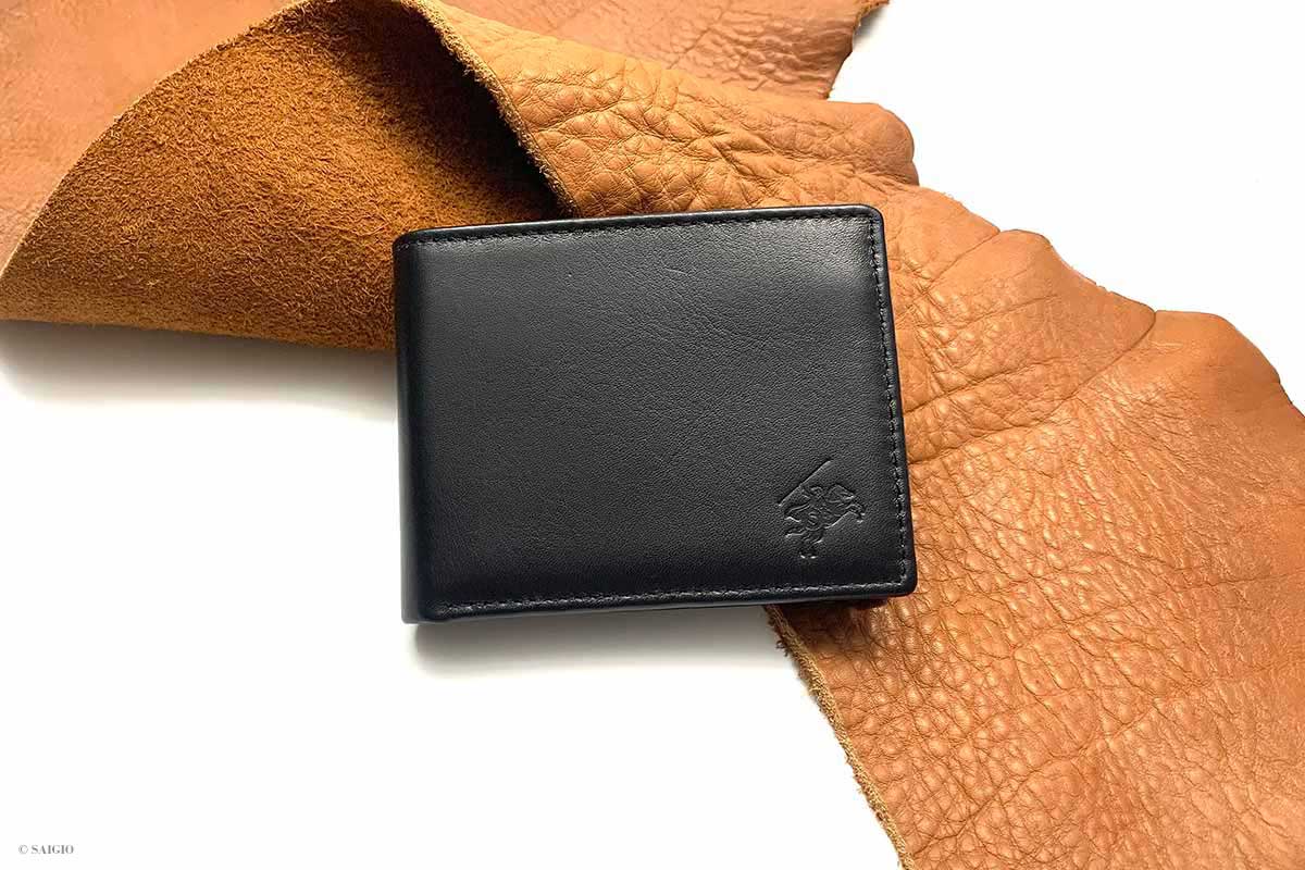 Ví Nam Mini Nhỏ Gọn Cao Cấp, Da Bò NAPA Láng Mịn, Thiết Kế Cổ Điển, Tinh Tế - Sang Trọng, Dáng Ngang - Gập 2, Đựng Tiền và Thẻ ATM Tiện Dụng - Hàng Chính Hãng SAIGIO