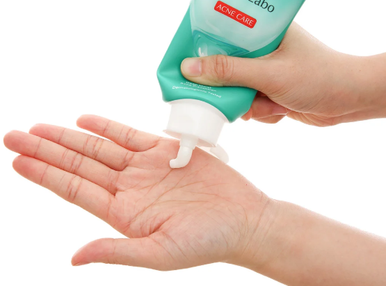 Sữa rửa mặt Hada Labo cho da dầu mụn, da nhạy cảm Hada Labo Acne Care Calming Cleanser 80g
