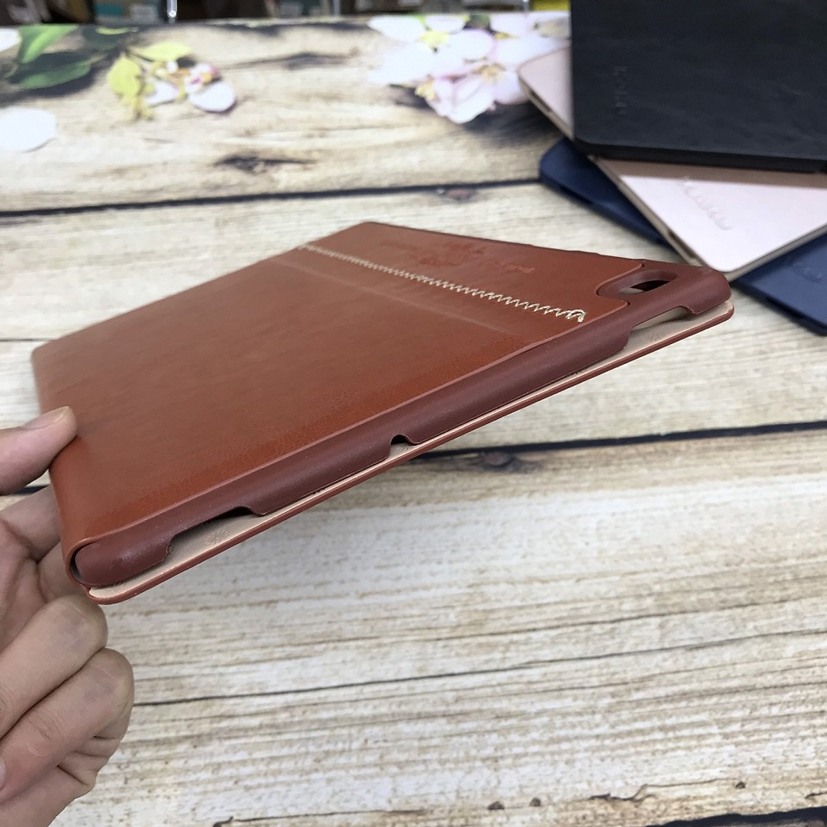 Bao da dành cho SamSung Galaxy Tab S5e T725, T720 10.5 inch dòng Stand Case- Chính hãng Kaku
