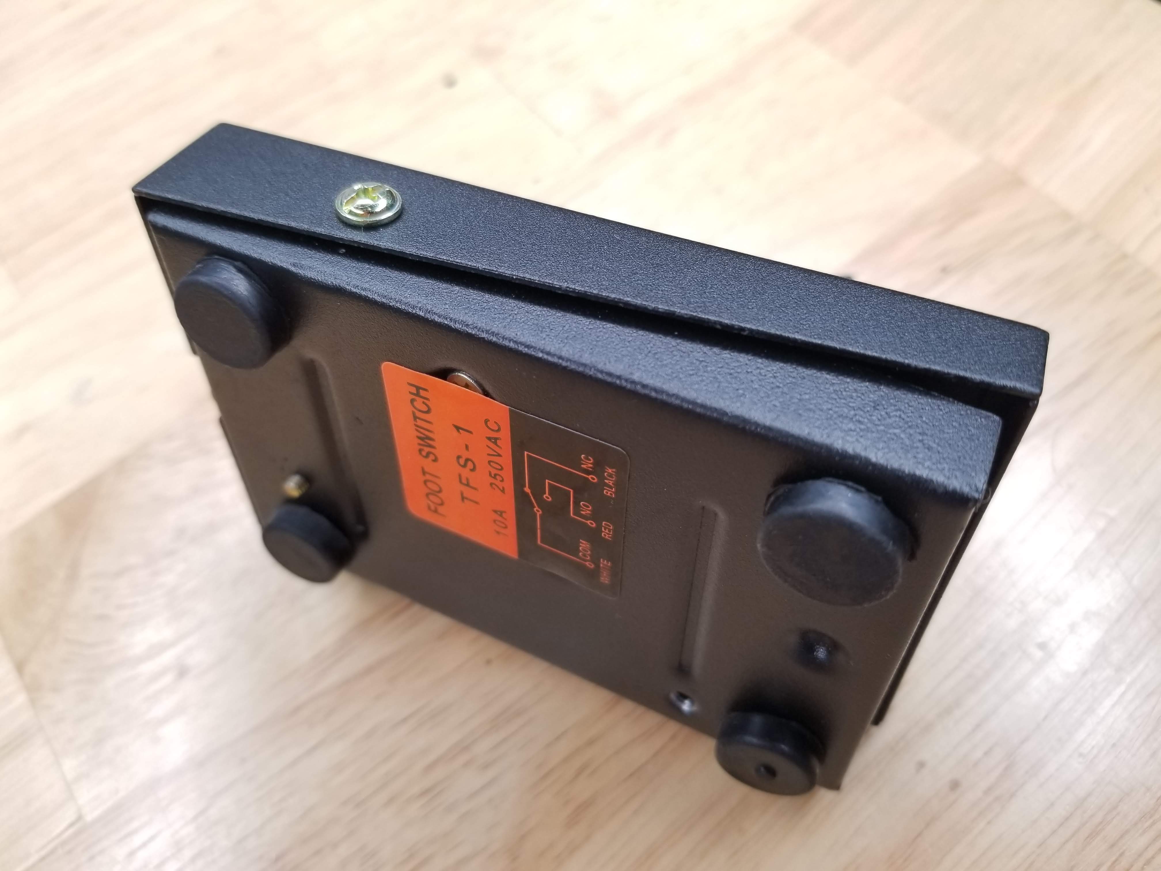 fukidi - công tắc bàn đạp TFS-1 250V-10A vỏ thép dùng cho máy may công nghiệp