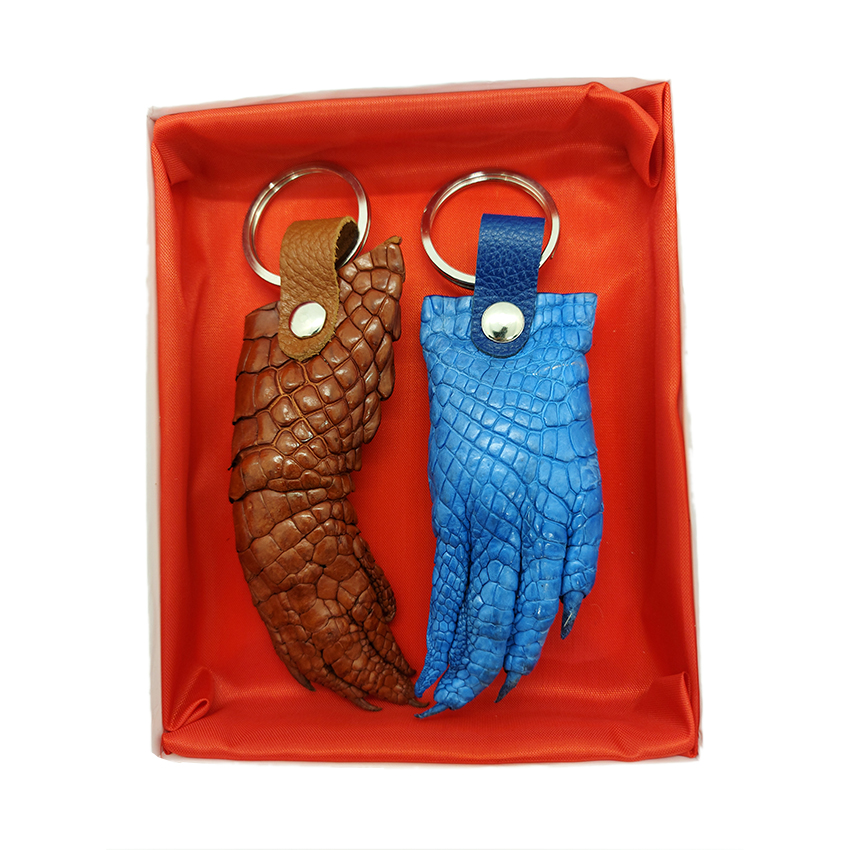 Combo 2 móc khoá bàn chân da cá sấu CS1-MK0TCK1 (Kiểu dáng và màu sắc ngẫu nhiên) 5