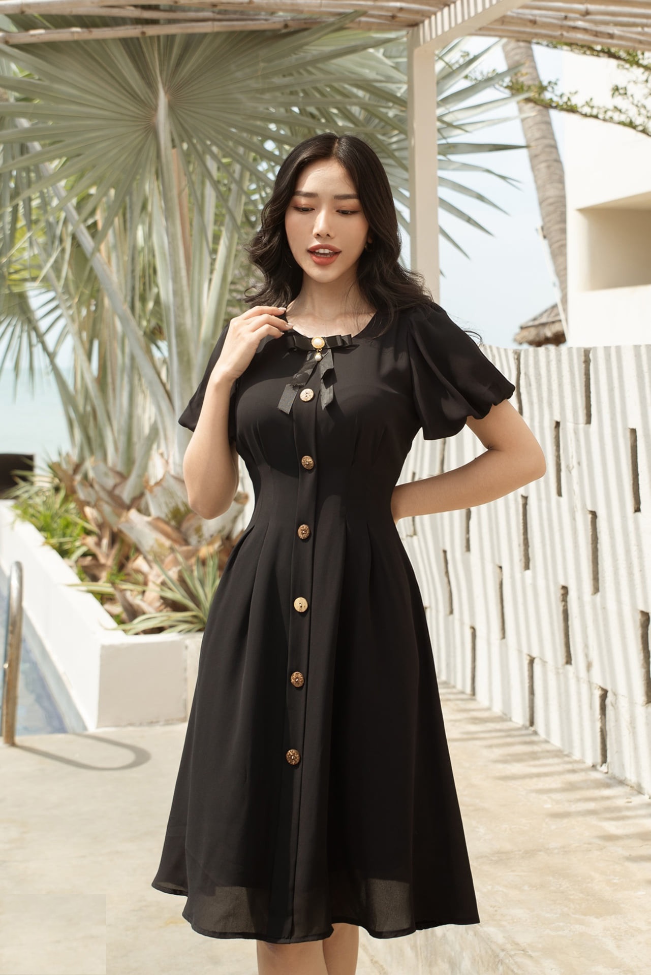 VN50235-dam-xoe-xep-ly-tay-phong-phoi-nut-go-kem-no-cai-vintage-390k3