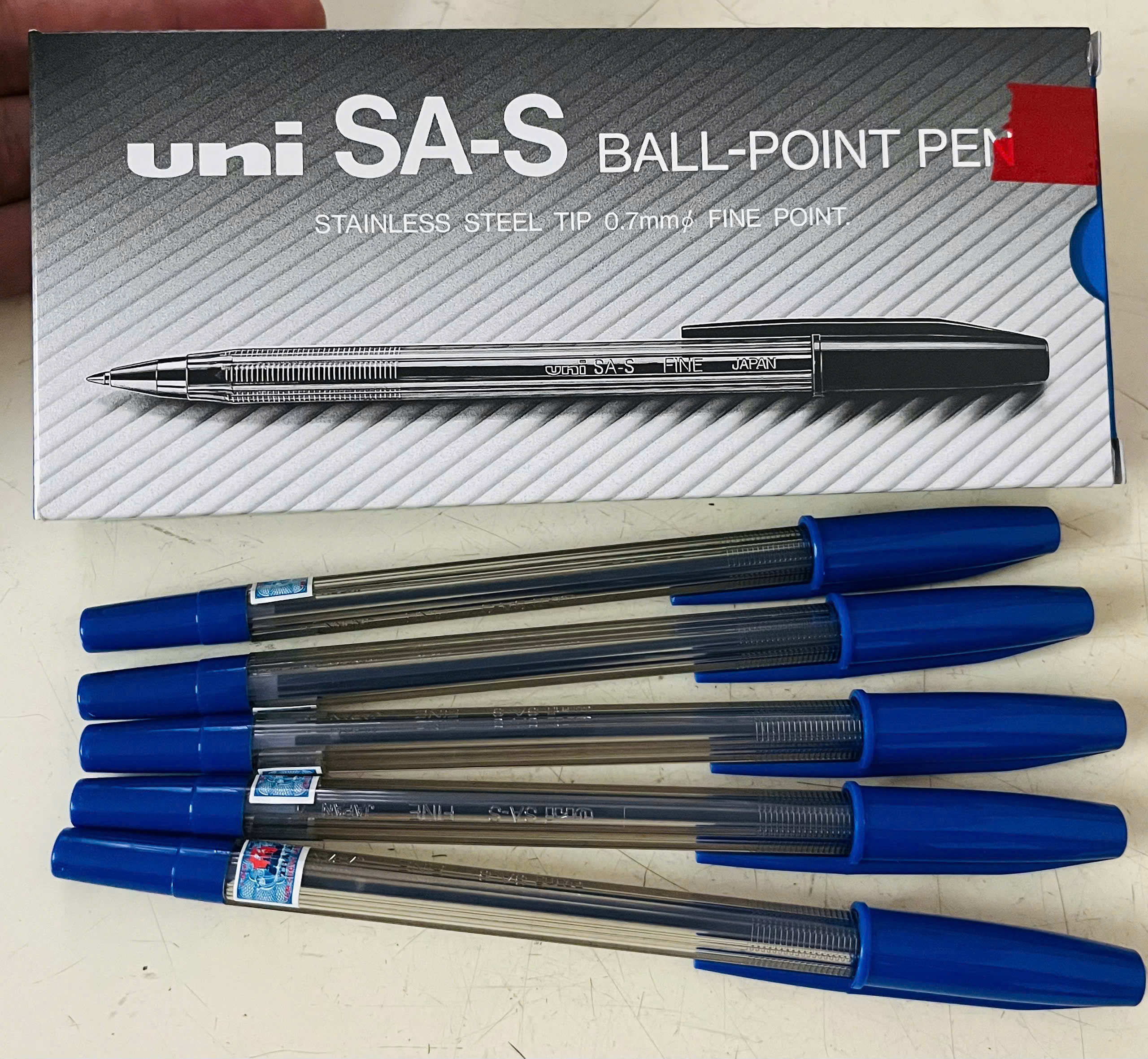 Bút Bi Nắp Uni SA-S 0.7mm (12 cây/ hộp)-Hàng Nhập Chính Hãng