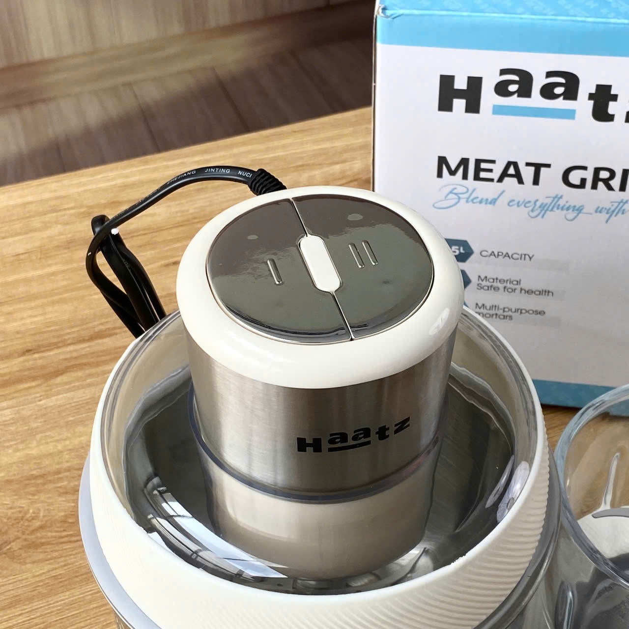 Máy Xay Thịt Haatz HMG168 (CIM382) - Cối inox 2,5L Cối Thủy Tinh 0,6L - 500W Kèm Phụ Kiện Đánh Ruốc - Hàng Chính Hãng Bảo Hành 2 Năm