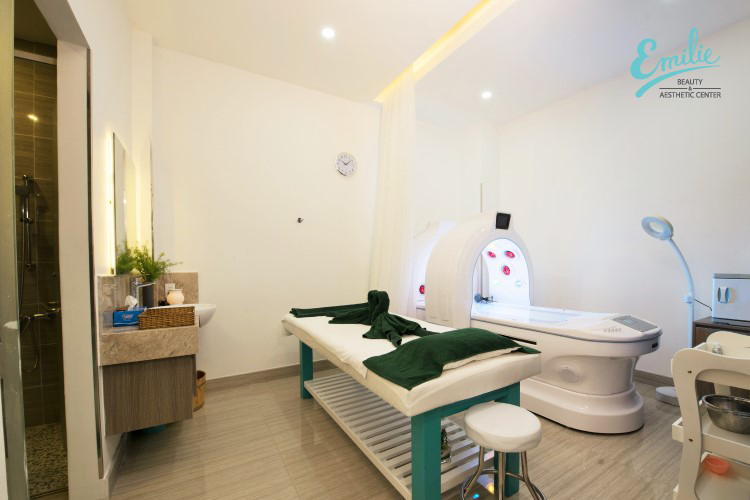 Emilie - Liệu trình điều trị sẹo rỗ Recosma Scar