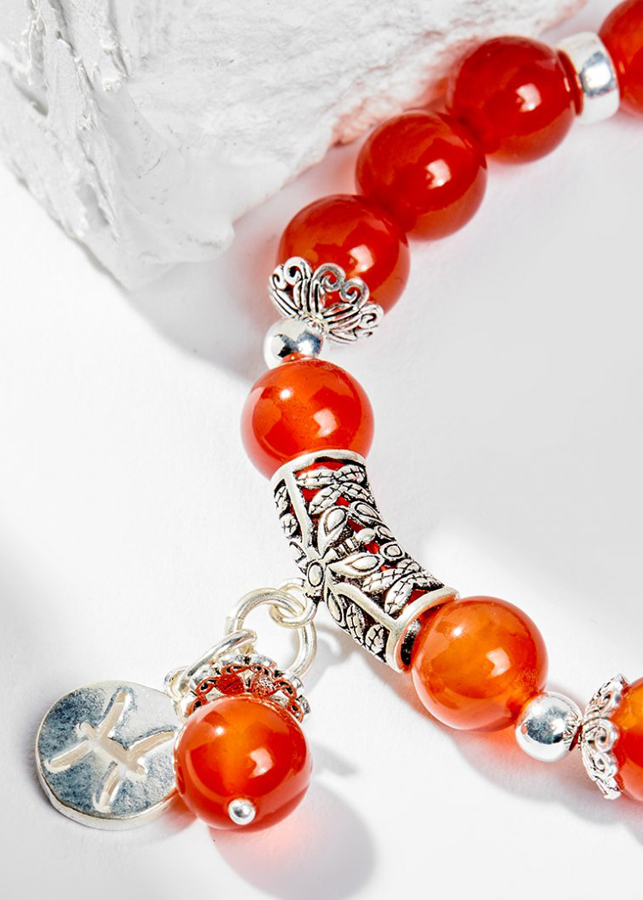 Vòng Tay Phong Thủy Nữ Đá Mã Não Đỏ Charm Cung Hoàng Đạo Song Ngư (8mm) Mệnh Hỏa, Thổ