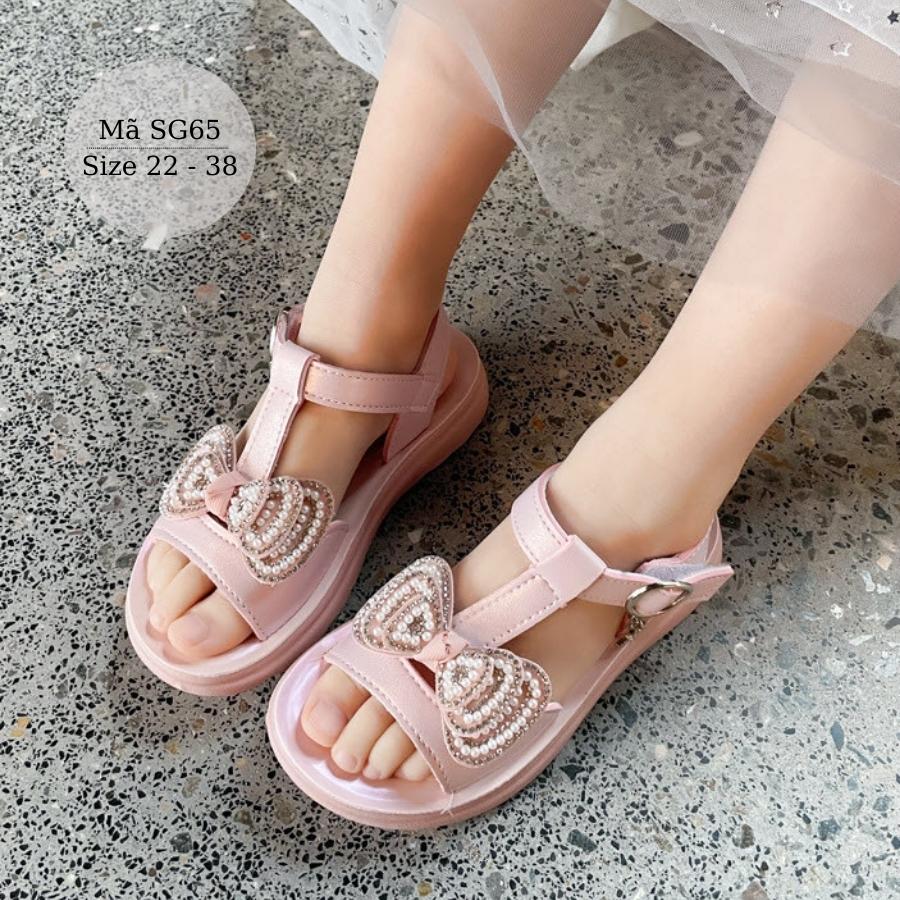 Dép quai hậu sandal bé gái quai ngang thời trang chất da PU mềm êm màu hồng gắn nơ công chúa duyên dáng và dễ thương phù hợp cho trẻ em 1 - 12 tuổi đi học đi biển phong cách Hàn Quốc SG65