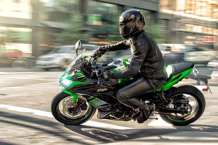 Xe MOTO Kawasaki Ninja 650 ABS - Xanh lá