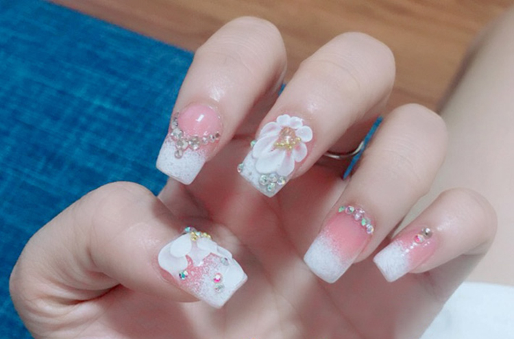 Liệu Trình 60 Phút Tẩy Tế Bào Chết, Làm Móng + Sơn Gel Cao Cấp Tại Lilly Nail & Beauty Spa
