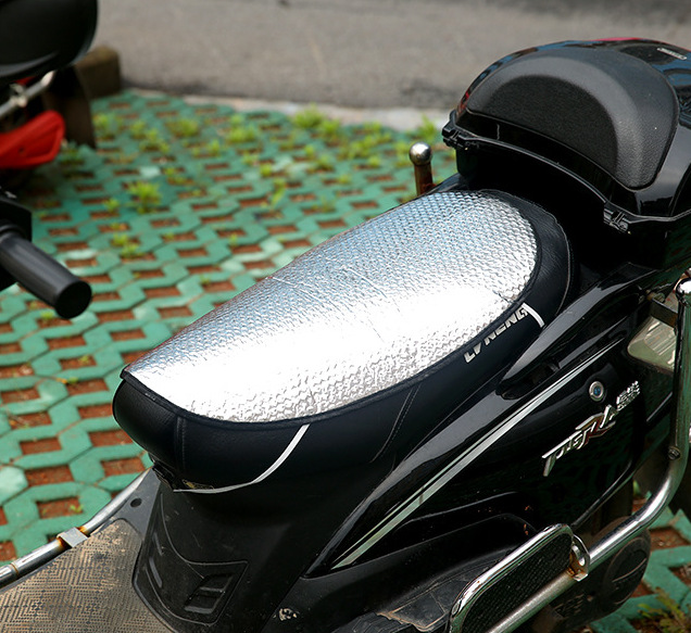 Thảm bọc phủ yên xe máy chống nóng hiệu quả - 59 x 36 cm