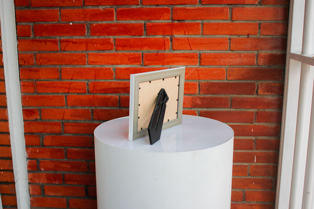 Khung hình 13x18 màu trắng mặt sau