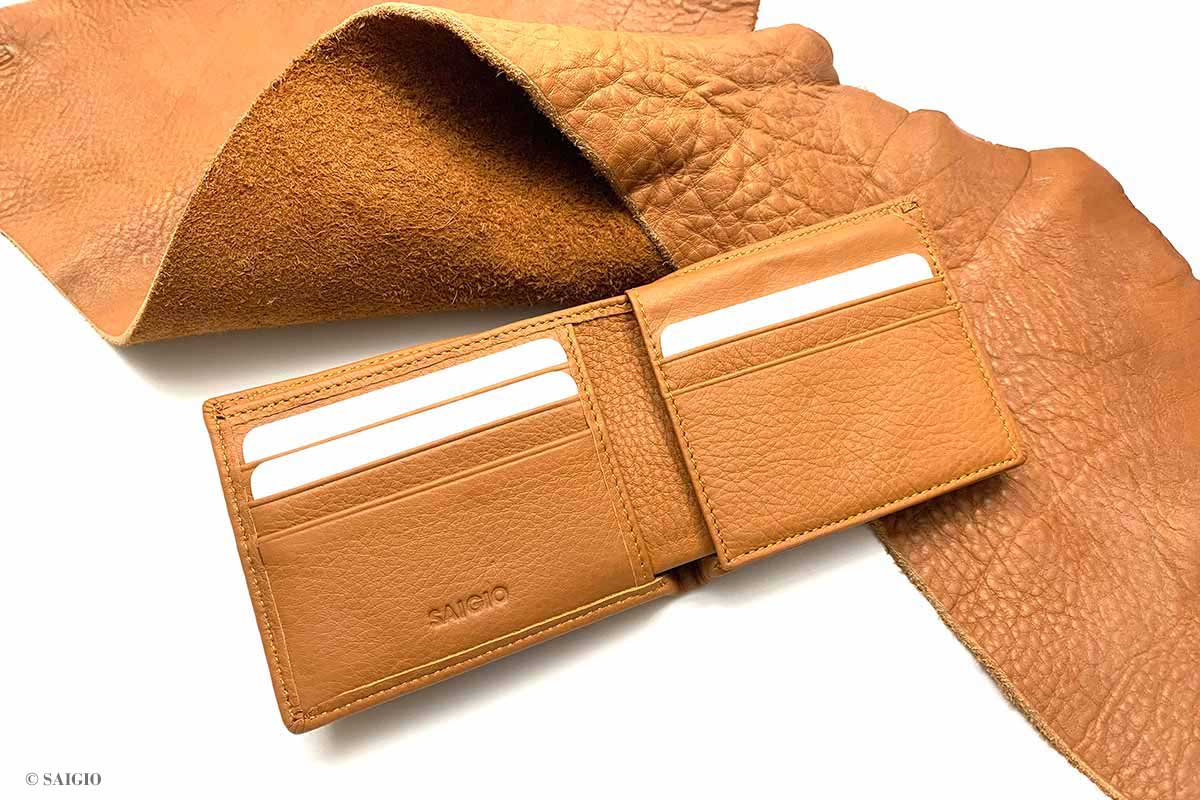 Ví Nam Mini Nhỏ Gọn, Da Bò Mềm Mại GENTLE, Thiết Kế Hiện Đại, Nhiều Ngăn Đựng Tiền và Thẻ Tiện Dụng, Dáng Ngang - Gập 2 - Hàng Chính Hãng SAIGIO
