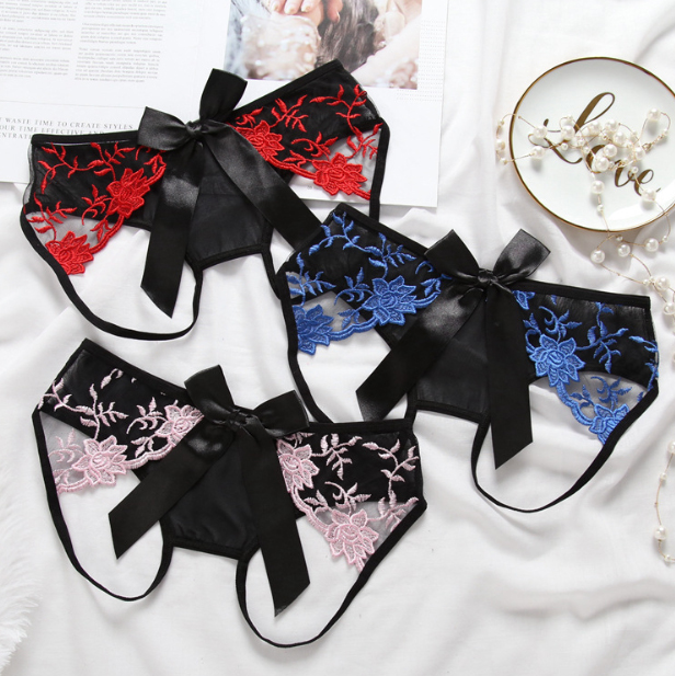 Quần lọt khe sẻ đáy rất gợi cảm