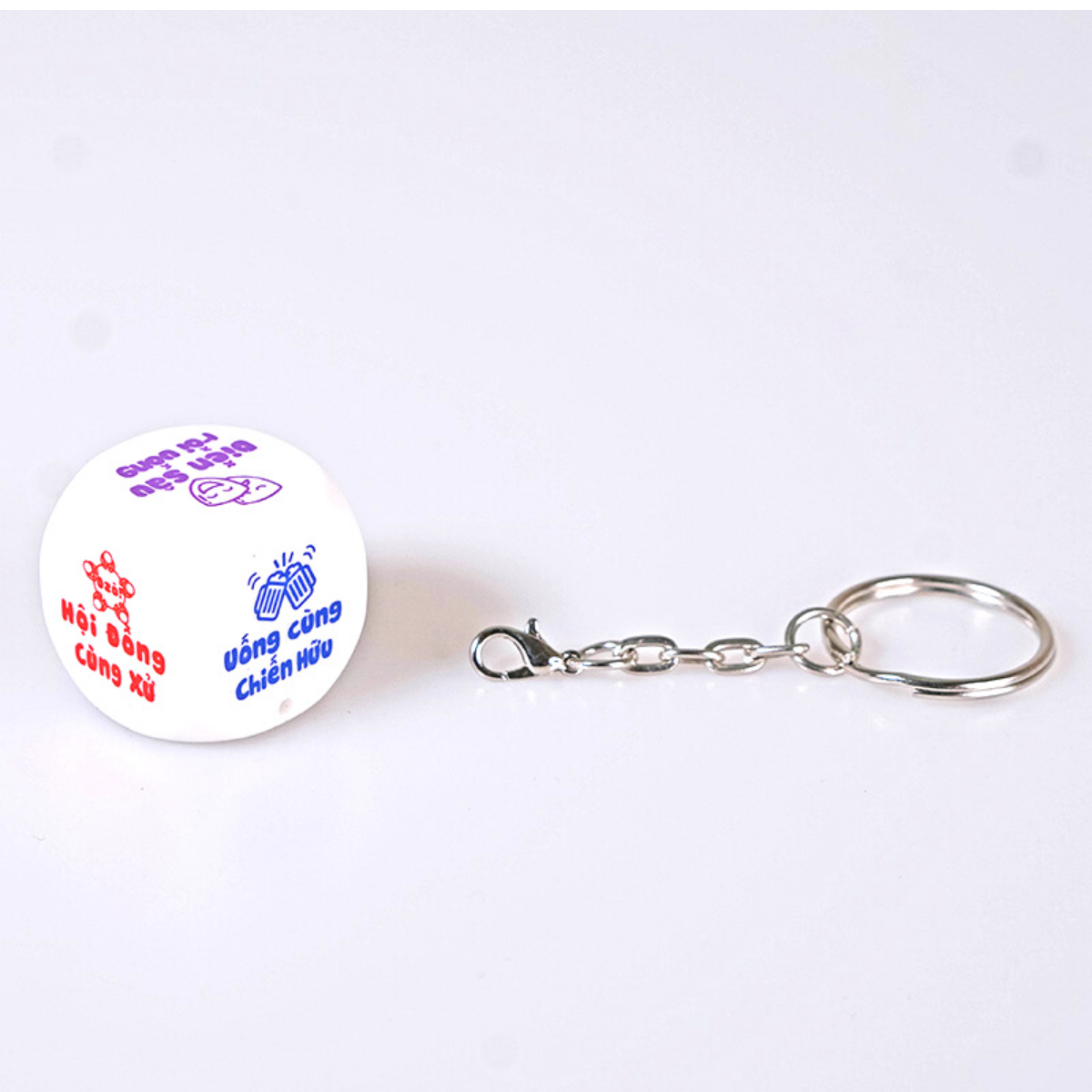 Móc khoá xí ngầu uống bia