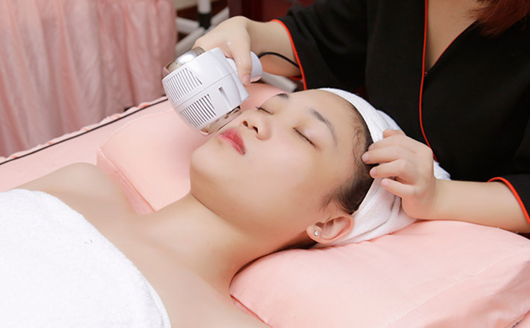 Liệu Trình 90 Phút Chăm Sóc Da Mặt Trắng Sáng Mịn Màng Bằng Tinh Chất Collagen Tươi Giúp Phục Hồi Da, Mịn Màng Và Săn Chắc Kết Hợp Massage Thư Giãn Giúp Lưu Thông Tuần Hoàn Máu