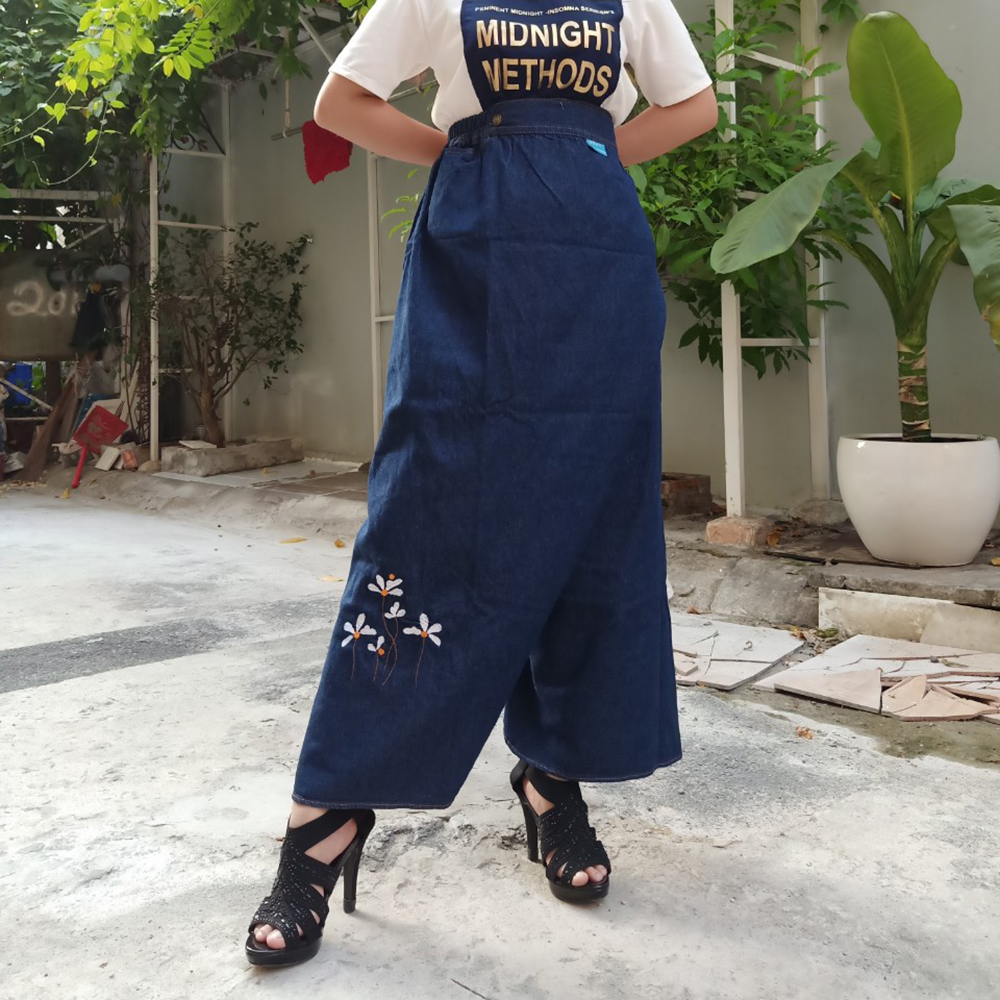 Váy Chống Nắng Dạng Quần Vải JEAN Thêu Hoa Cánh Trắng