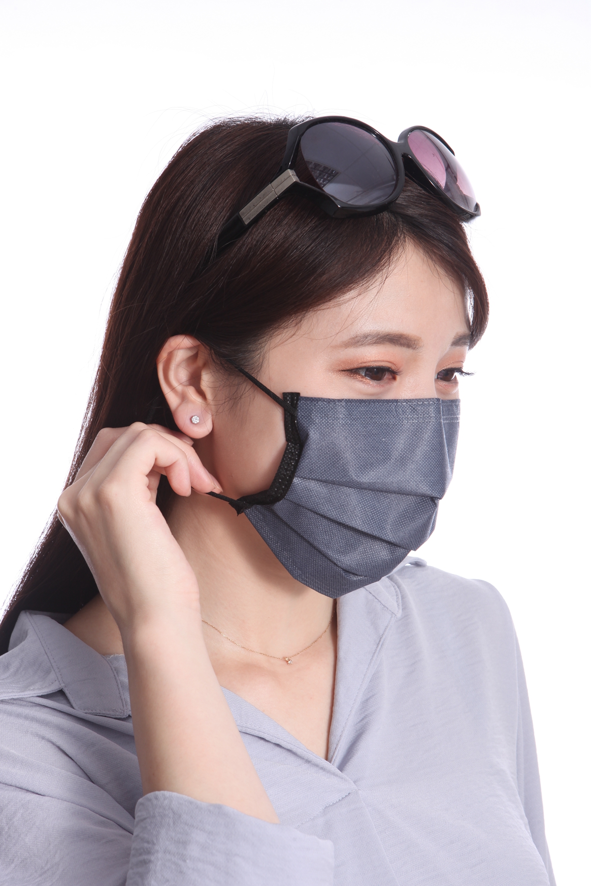 women wear mask
