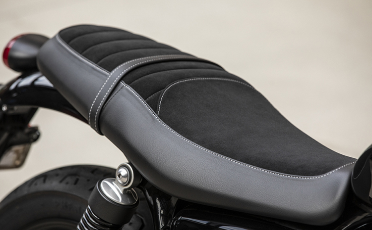 Xe Môtô Triumph Street Twin - Đen Bóng