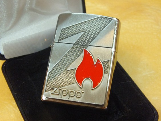 Zippo-Z-Flame-&-Logo-Emblem-Brushed-Chrome-29104-2
