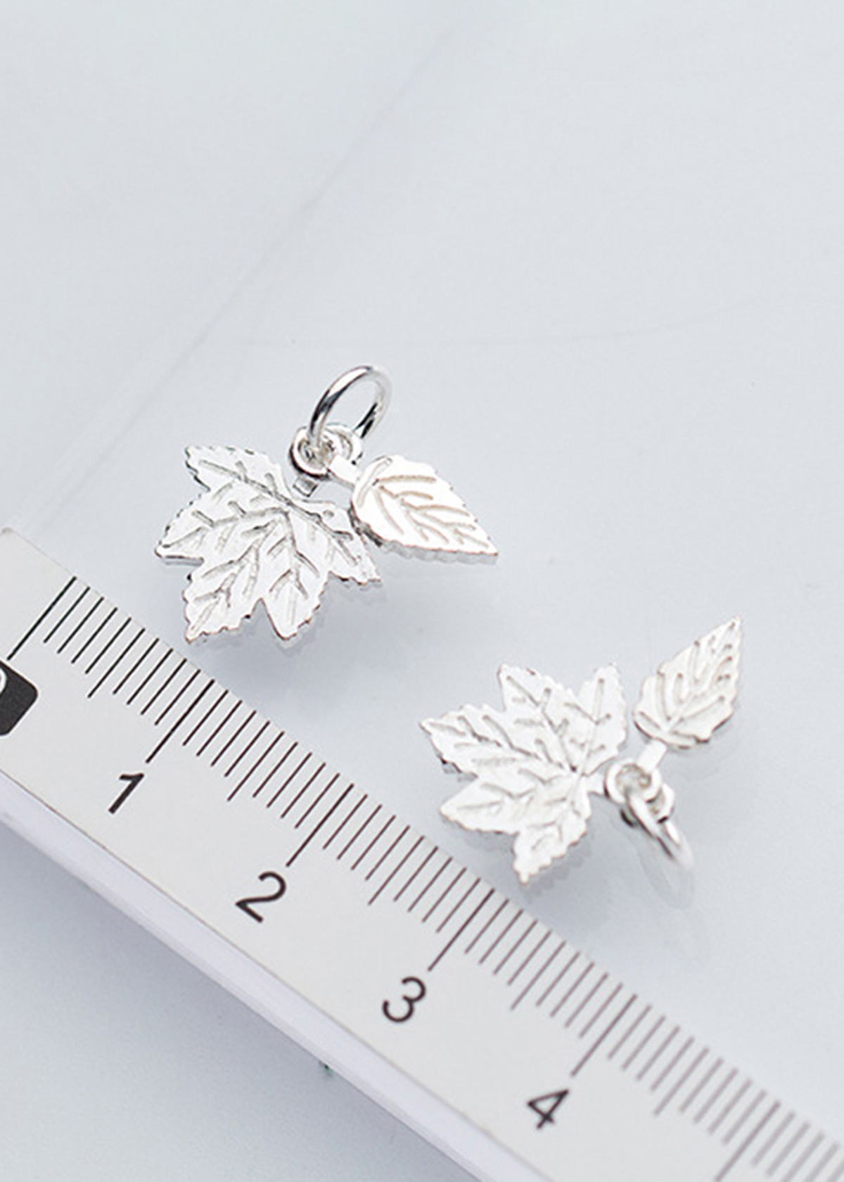 Combo 2 cái charm bạc hình lá phong treo - Ngọc Quý Gemstones