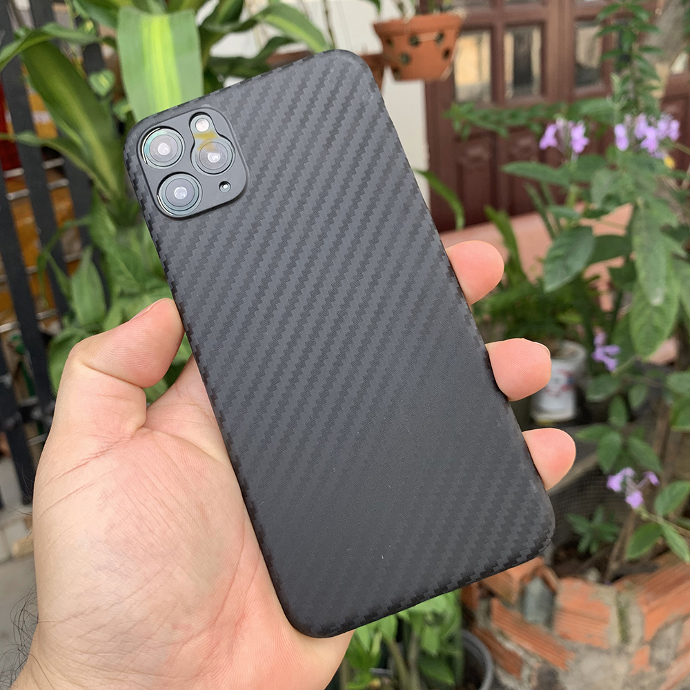 Ốp lưng siêu mỏng, vân carbon dành cho iPhone 11 Pro - Màu đen