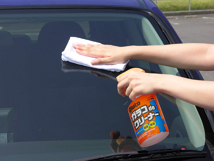 Bình Xịt Vệ Sinh Kiêm Phủ Nano Chống Bám Nước Kính Ô Tô Glaco De Cleaner G-36 Soft99 Japan 400ml