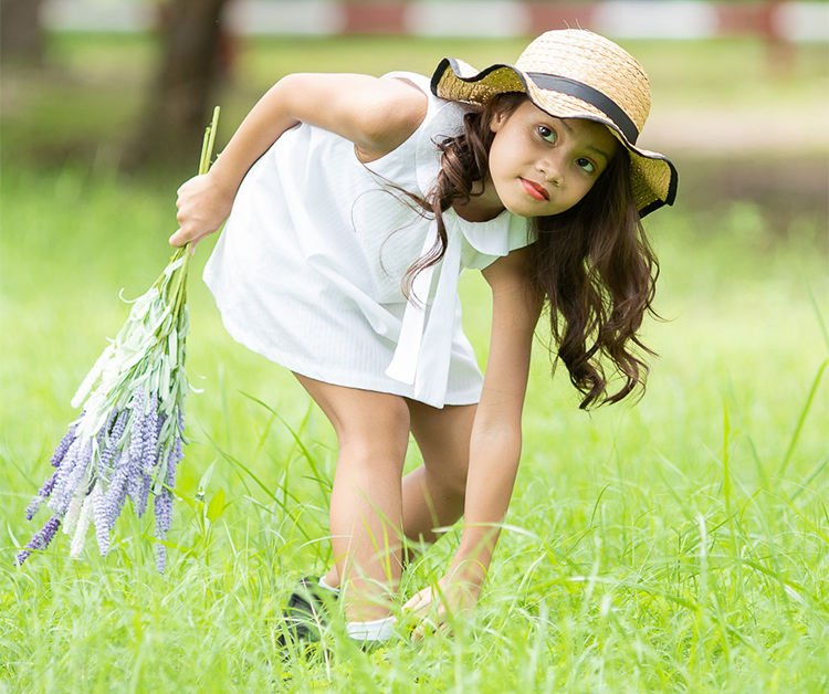 Đầm Bé Gái Trắng Xuông Dây Nơ Dáng Ngắn KIKA GND-0011