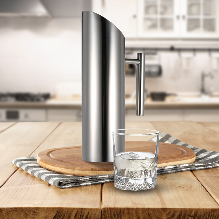 1.5L Large Capacity Stainless Steel Water Pitcher Cold Drink Juice Pot with Ice Guard