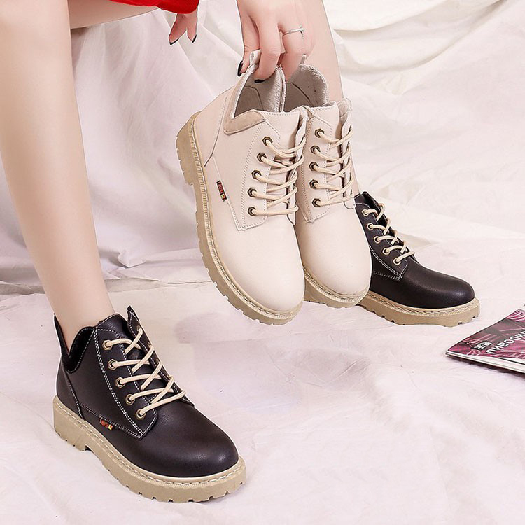 Giày Boots Nữ Cổ Chữ V Đế Thấp B100