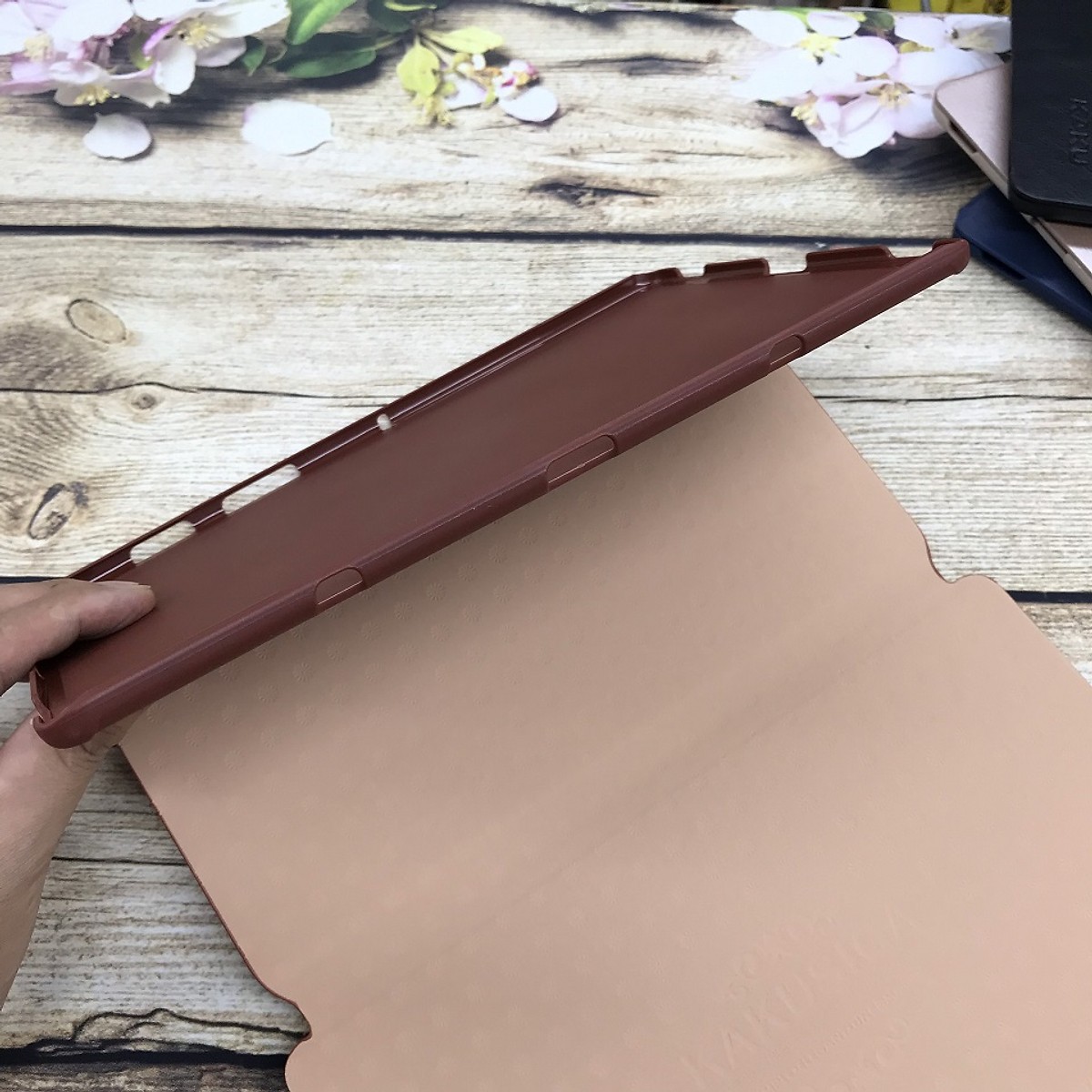 Bao da dành cho SamSung Galaxy Tab S5e T725, T720 10.5 inch dòng Stand Case- Chính hãng Kaku