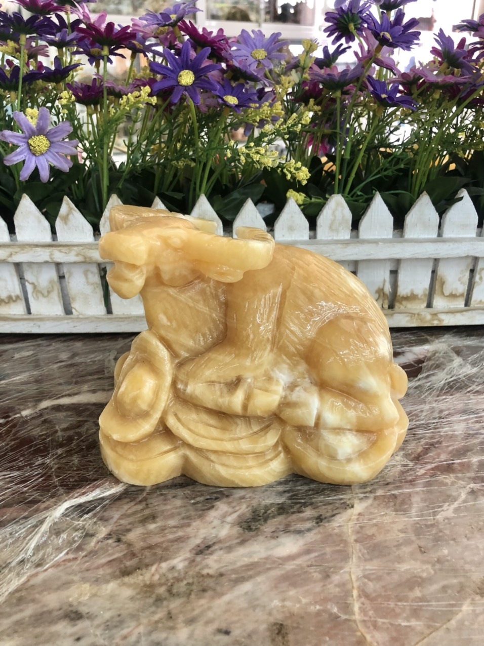 Tượng con trâu giáp phong thủy đá ngọc hoàng long bàn làm việc - Dài 15 cm