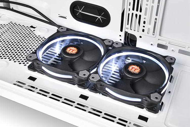 Vỏ Case Máy Tính Thermaltake View 71 Tempered Glass Snow Edition CA-1I7-00F6WN-00 E-ATX - Hàng Chính Hãng