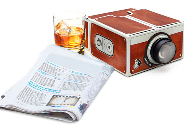 Mini Smart Phone Projector Cinema Portable Home Use Diy Cardboard Projector Family Entertainment Projective Device