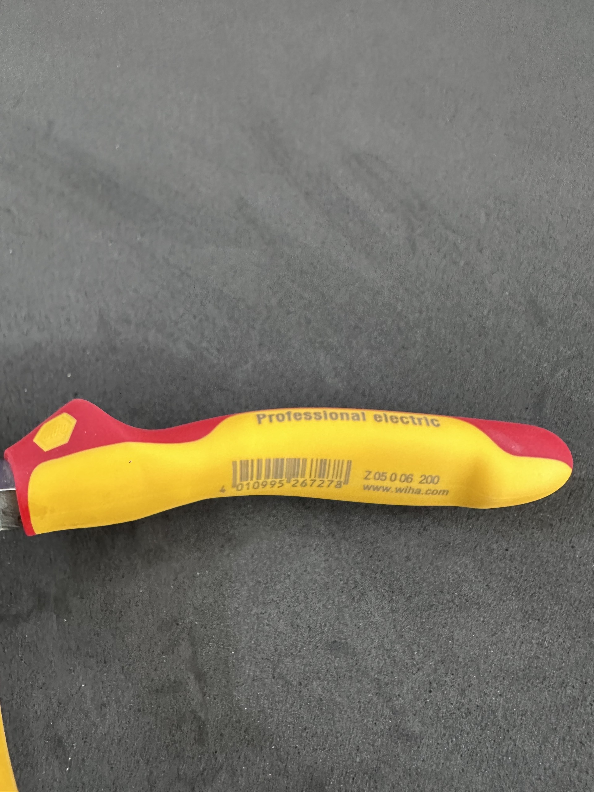 Kìm mũi nhọn cách điện 200mm Wiha 26727