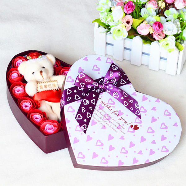 Hộp Quà Trái Tim Gấu Và Hoa Hồng Sáp Thơm