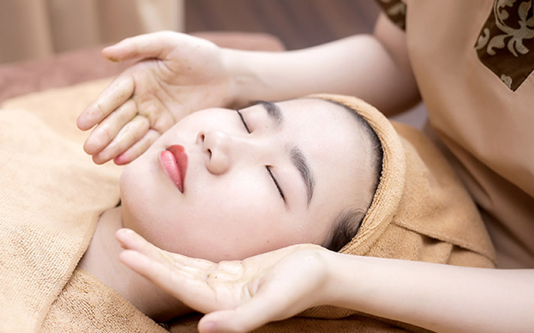 Liệu Trình Trẻ Hóa Da Bằng Mặt Nạ Tại Beu Spa
